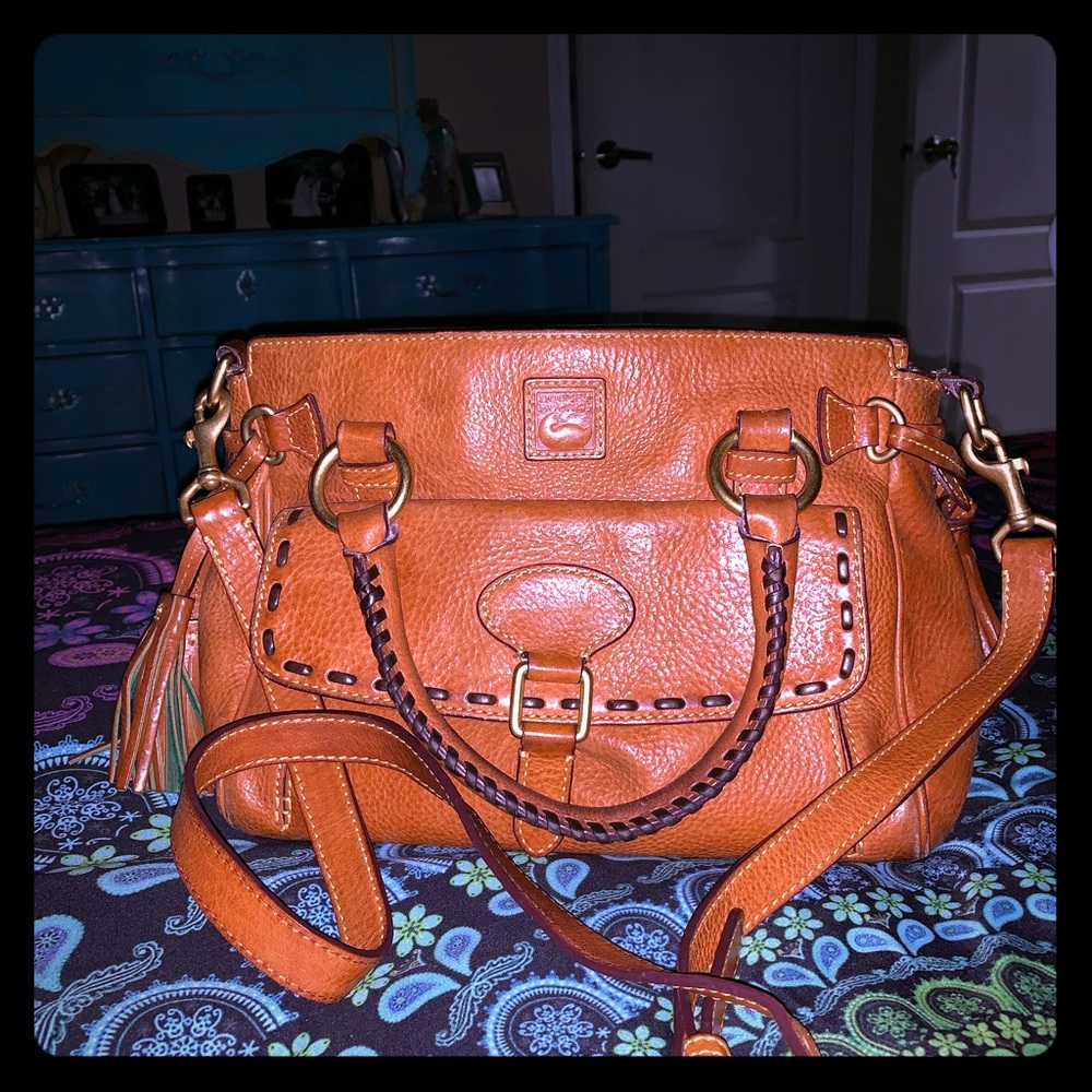 Dooney and Burke Med. satchel Florentine camel